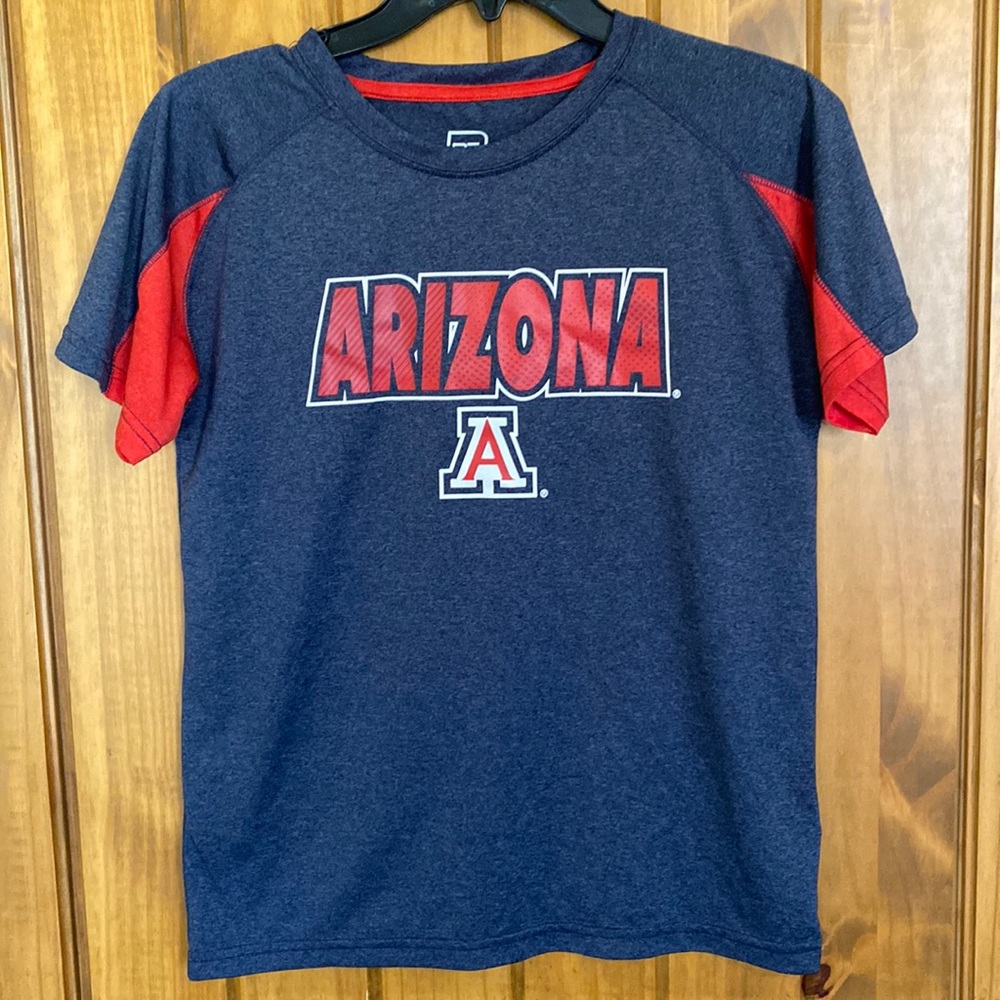 University of Arizona Wildcats drifit shirt in excellent condition